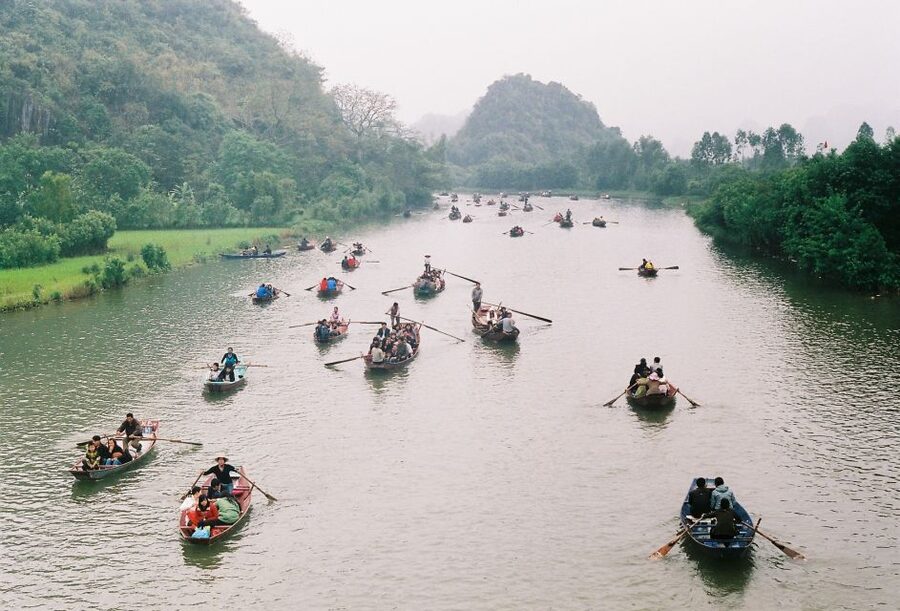 Full-Day Perfume Pagoda Private or Small-Group Tour - Reaching Huong Tich Cave by foot or cable car