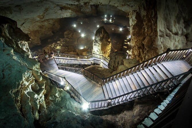 Full Day Phong Nha Cave Tour Departing from Hanoi - Paradise Cave and its enormous underground chambers