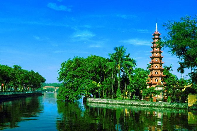 Full-day Private Hanoi Sightseeing Tailored on request - One Pillar Pagoda and the Temple of Literature