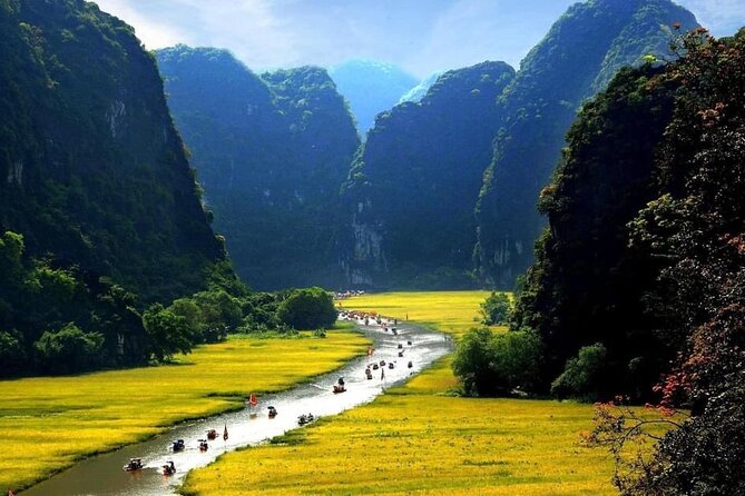 Full-Day Tour Hoa Lu, Tam Coc Boat Trip and Mua Cave - Guides can make the history click