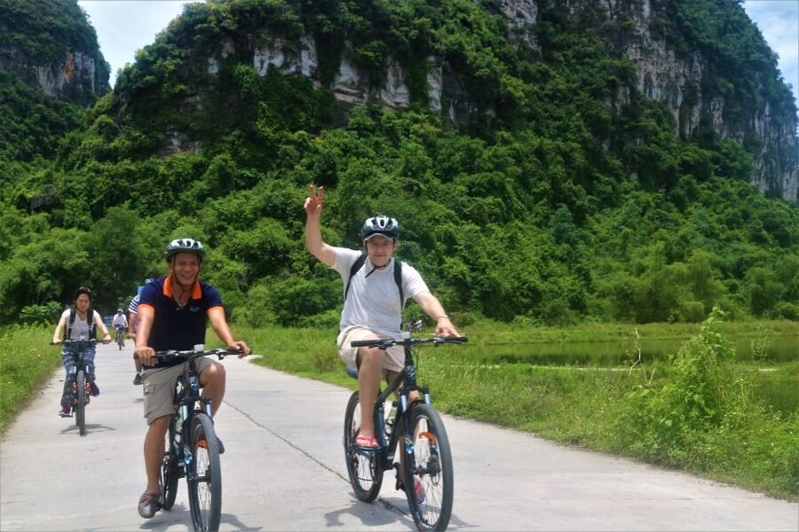 Full Day Trang An, Bich Dong Pagoda, Biking & Family Visit - Bich Dong Pagoda and the climb into the mountain