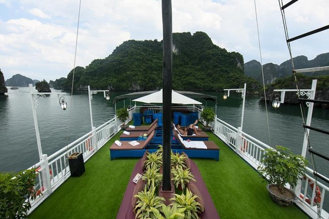 Ha Long Bay 2 Days 4 Star - Kayaking and village life at Vung Vieng