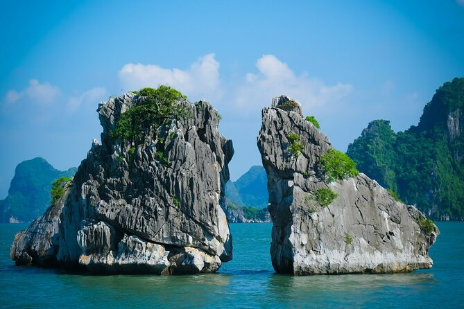 Ha Long Bay Cruise Day Tour-Cave, Kayaking,Ti top island & Lunch - Surprise Cave and its steep walking route