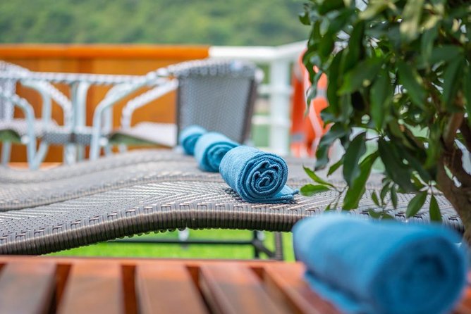 Ha Long Bay Cruise Day Tour with lunch, kayaking, surprise cave & titop island - Kayaking or bamboo boating near Luon Cave