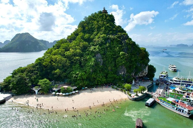 Ha Long Bay Day Cruise From Ha Noi - Vietnamese lunch on the boat