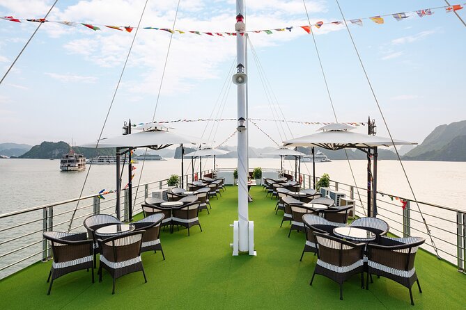 Ha Long Bay Luxury Cruise from Hanoi with Jacuzzi & Local Lunch - Ti Top Island and the best view of the route