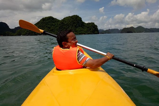 Ha Long Bay Six Hours Trip Kayaking & Swimming on Beach - Vietnamese lunch with bay views