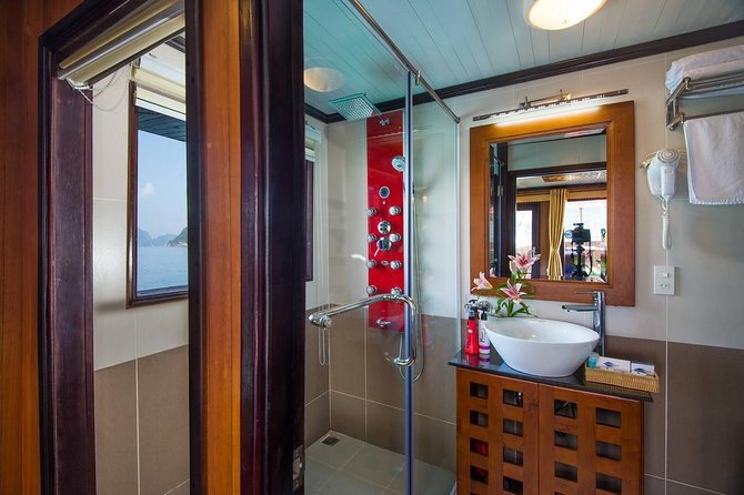 Ha Long bay tour in Middle 3 star cruise - First afternoon among Ha Long Bay’s limestone islands