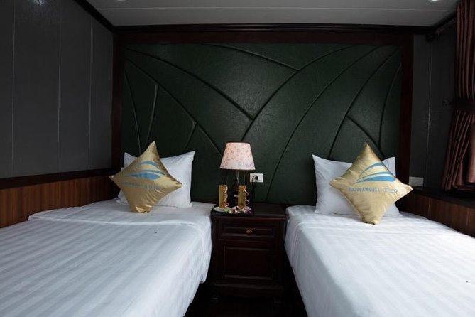 Ha Long bay tour in Middle 3 star cruise - Food, comfort, and the three-star standard