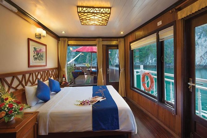 Ha Long bay tour in Middle 3 star cruise - Titop Island for beach time and a short climb