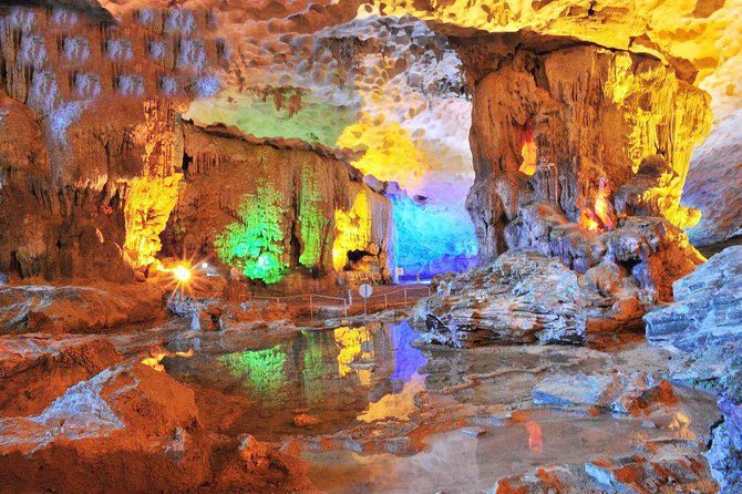Ha Long Full Day Deluxe Trip - Long Route (6-Hour Trip) - Luon Cave by kayak or bamboo boat