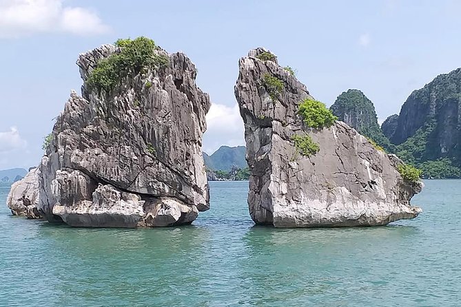 Ha Long Full Day Deluxe Trip - Long Route (6-Hour Trip) - Titop Island and the final bay views