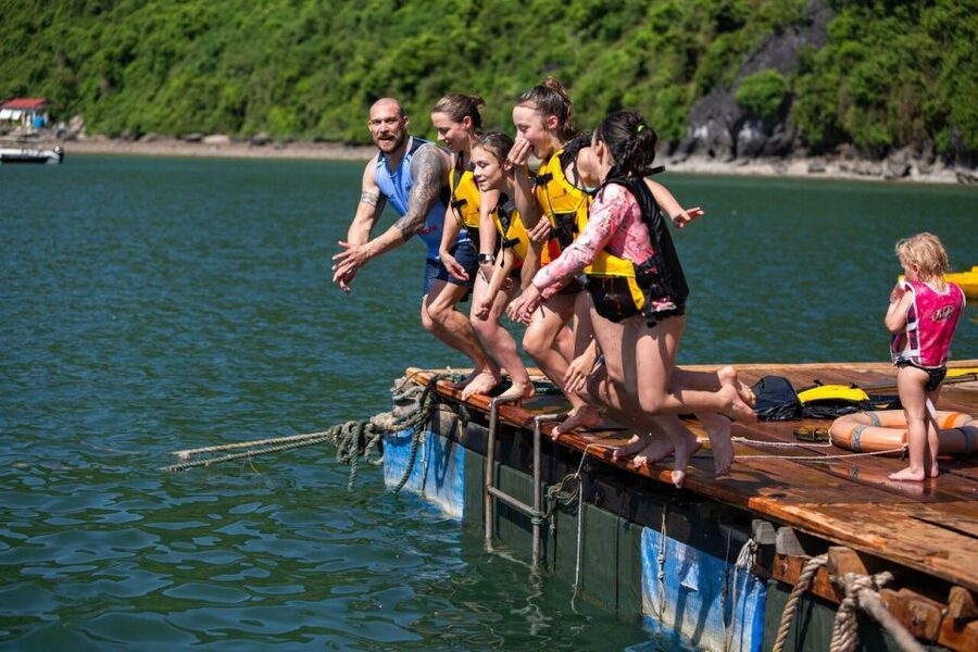 Ha Long & Lan Ha Bays: 2-Day Cruise with Meals & Kayaking - Cabins, dining, and life on the boat