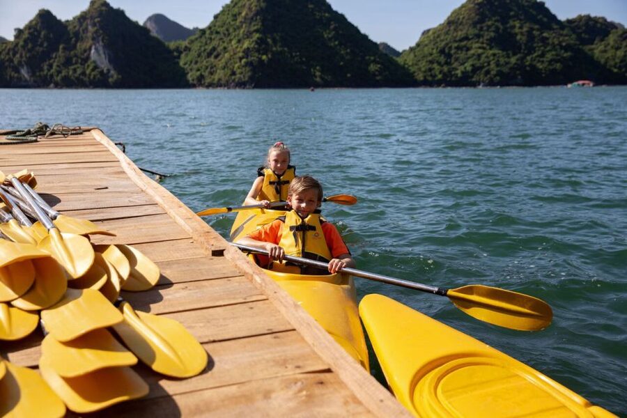 Ha Long & Lan Ha Bays: 2-Day Cruise with Meals & Kayaking - Tuan Chau Harbor and the first afternoon