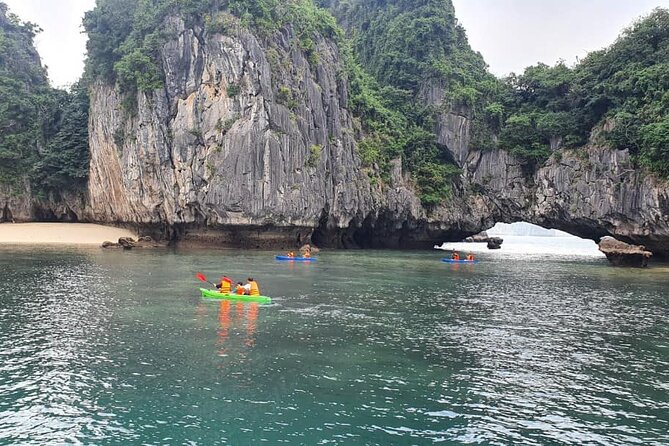 Ha noi: 3D- Halong, Lan ha bay classic cruise, Ninh Binh full day - Kayaking through Lan Ha Bay