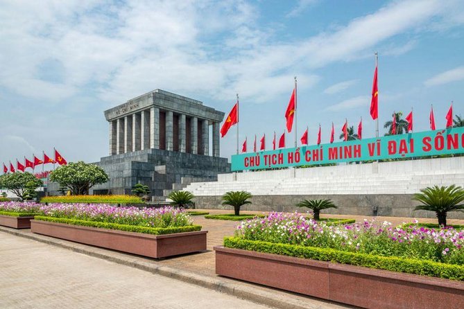 Ha Noi City tour - Group tour - One Pillar Pagoda and the rules worth knowing