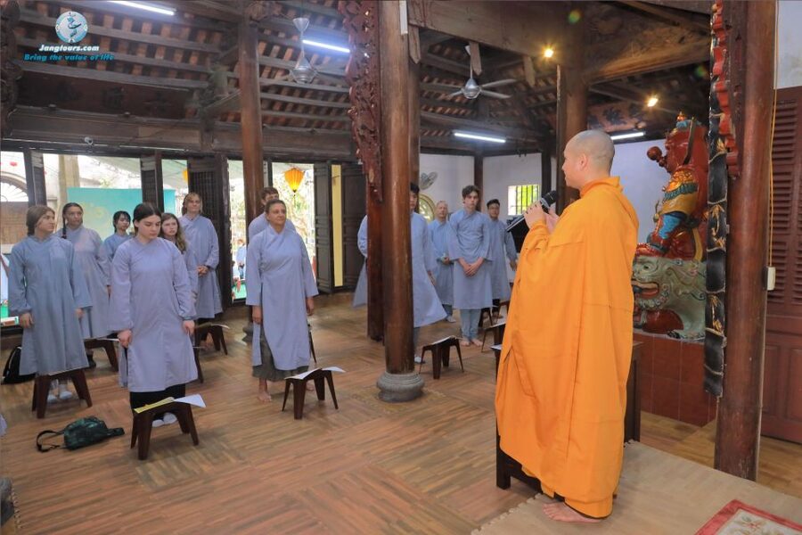 Ha Noi - Half-day Mindfulness meditation retreat - Buddhist rituals and the meaning of sutras