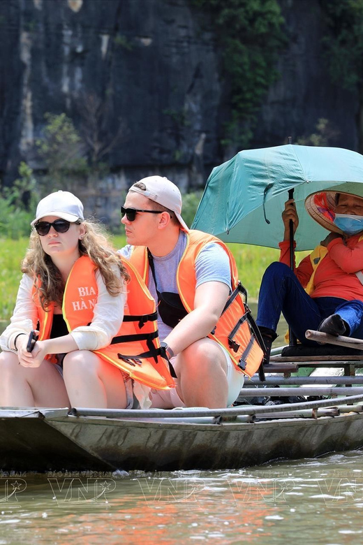Ha Noi: HOA LU-TAM COC-MUA CAVE ,Buffet Lunch & Cycling - A full day from Hanoi to Ninh Binh