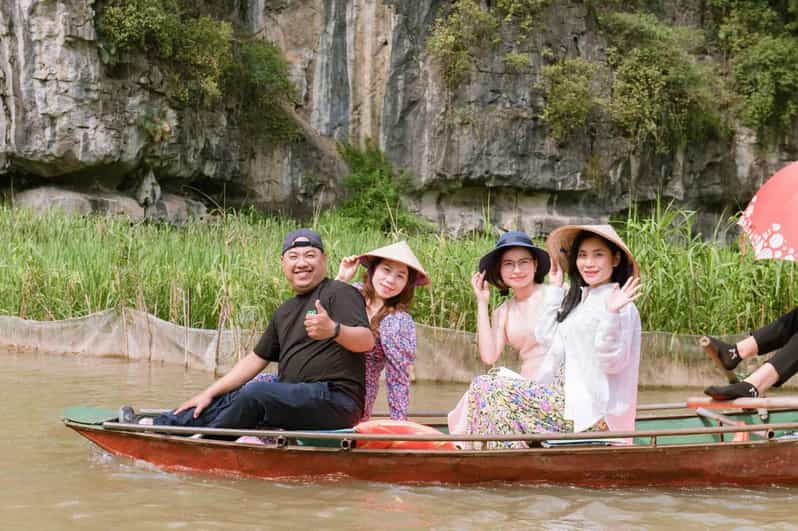 Ha Noi: HOA LU-TAM COC-MUA CAVE ,Buffet Lunch & Cycling - Tam Coc by bamboo boat