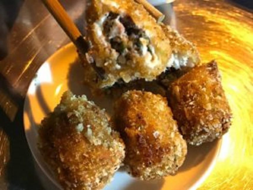 Ha Noi : Small Group Hanoi Street Food Tour - Meeting at 41 Luong Van Can Street