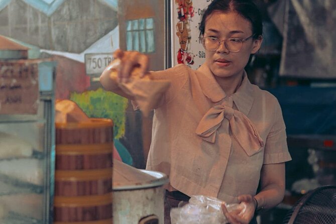 Ha Noi Walking Food Tour, Non Vegetarian,Vegan, vegetarian Option - Hoan Kiem Walking Street and the first taste