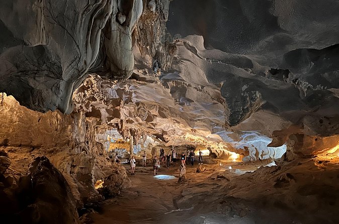 Half Day Explore Bai Tu Long Bay With Lunch, Cave and Kayaking - Sailing Toward Dragon’s Head and Toad Islet
