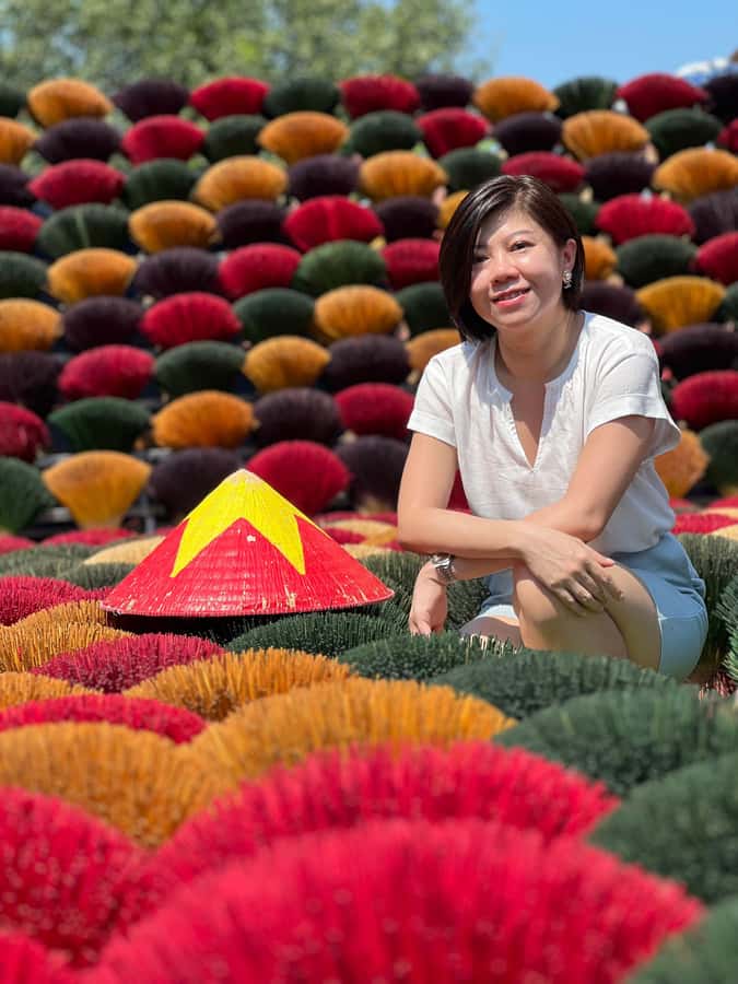 Half Day trip to Incense & Hat Villages with Train Street - Food, clothing, and what to carry