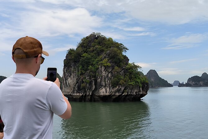 Halong & Bai Tu Long Luxury Day Tour - Fishing village & Kayak - Hanoi pickup and the road to Halong