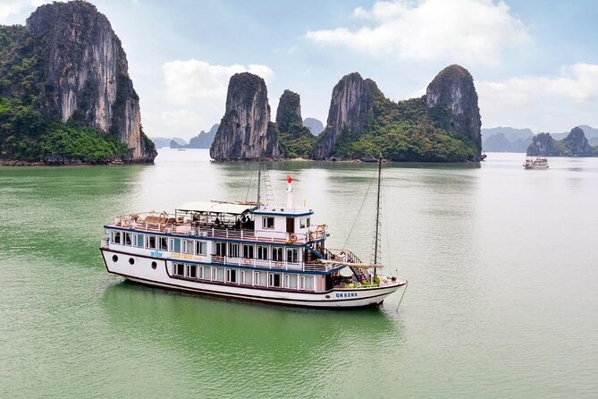 Halong Bay 2 Day Cruise Including Transfer from Hanoi - Life aboard an Aphrodite wooden junk