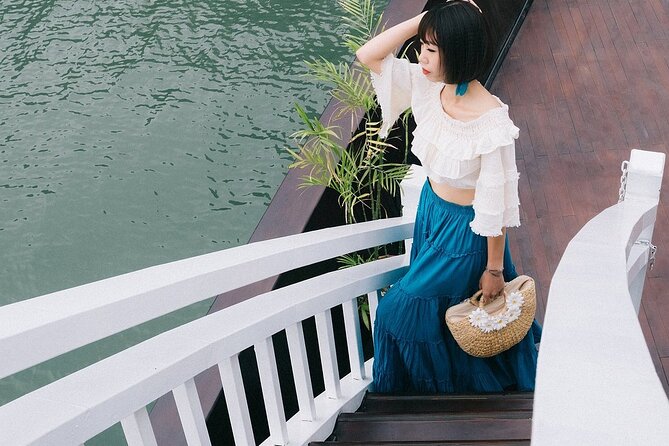 Halong Bay 3-day from Hanoi - Guide service and group size