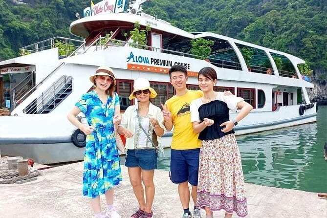 Halong bay 4 hours boat tour from Halong city with 2 caves, kayak - Dau Go Cave for a darker, rougher visit