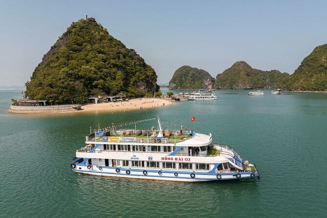 Halong bay 4 hours boat tour from Halong city with 2 caves, kayak - Ba Hang lagoon by kayak or bamboo boat
