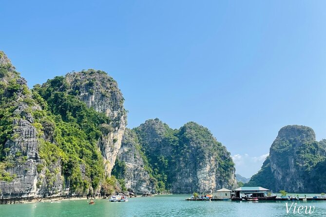 Halong Bay Cruise 3D2N - Kayaking Explorer & Round-trip transfer from Hanoi - Day two: a smaller boat to Drum Cave and Fairy Lake