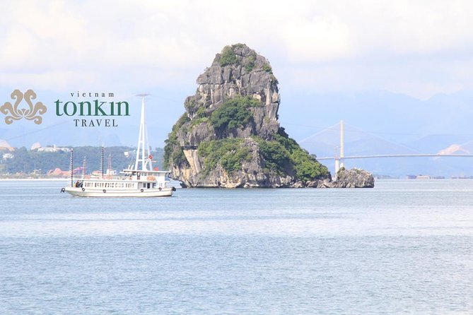 Halong Bay Cruise Day Trip: Visit Thien Cung Cave, Kayaking & Lunch - best price - Exploring Thien Cung and Dau Go caves