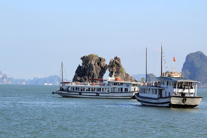 Halong Bay Cruise Day Trip: Visit Thien Cung Cave, Kayaking & Lunch - best price - Leaving Hanoi for Tuan Chau Harbor