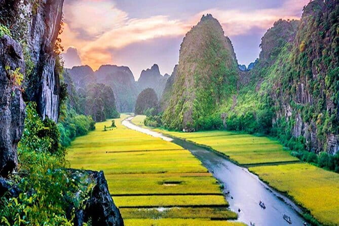 Halong Bay Day Tour Luxury Cruise With Jacuzzi and Buffet Lunch - Titop Island for a view or a swim