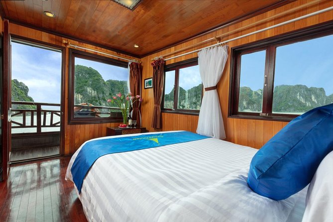 Halong bay deluxe cruise 2 days/ 1 night: kayaking, titop island, surprise cave - Boarding the boat and settling into your cabin
