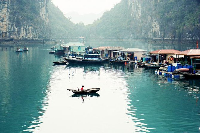 Halong Bay Full-Day - 5.5 Hours On-Boat With Cave And Kayaking - Sung Sot Cave and the first major stop