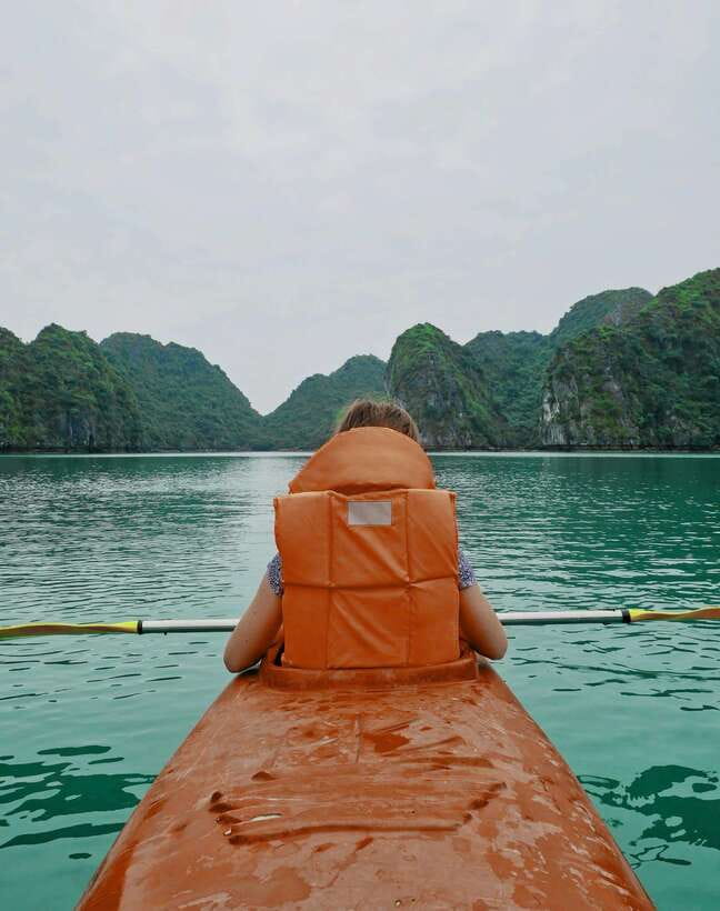 Halong Bay Luxury Cruise: Kayak&Swim,Cave, Party BEST SELLER - Luon Cave by kayak or bamboo boat