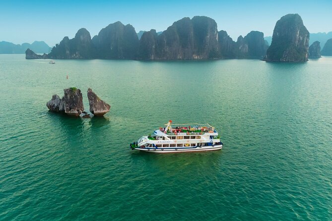 Halong bay Luxury Cruise Trip: Titop Island, Amazing Cave & Kayak - Key points to know before booking