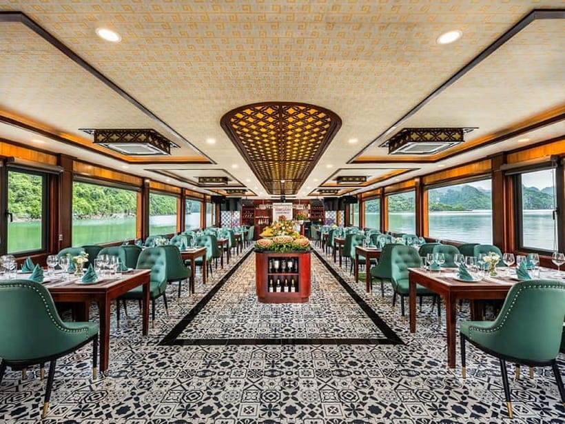 Halong Bay Luxury Cruise with Kayaking & Lunch Buffet - Vietnamese buffet lunch with a view