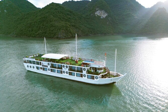 HALONG BAY LUXURY IRIS CRUISE DAY TRIP-BEST SELLER: Kayak, Music - Sung Sot Cave, Ha Long Bay’s big cave visit