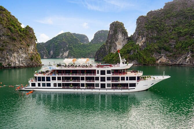 Halong Bay Shore Excursion: Full Day Cruise Tour from Cruise Port - Lunch on board, with enough time to enjoy it
