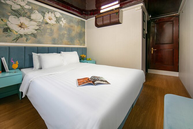 Halong Fantasea Cruise - 2 Days 1 Night - Sung Sot Cave and the limestone scenery