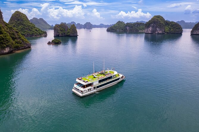 Halong Heritage Luxury Day Cruise-Buffet lunch&Limousine transfer - Key points at a glance