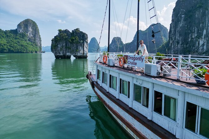 Halong Islands, Caves, Kayak, Lunch day tour w Dragonfly Cruise - What lunch is really like on board