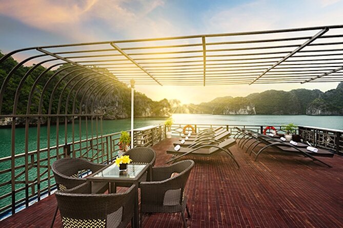 HaLong - LanHa Bay 2 Nights with La Pandora Boutique Cruises - Day one: sailing through Ong Cam in Lan Ha Bay