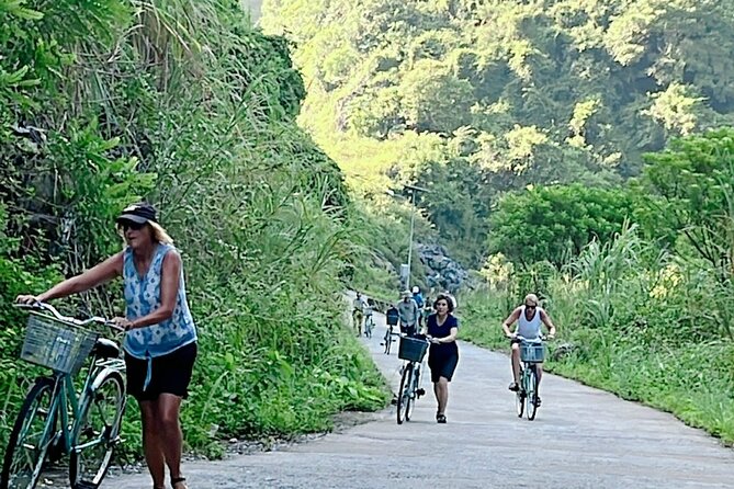 HaLong, LanHa bay 2days and 1 nite Kayak on Vega Legend Cruise. - An overnight in Lan Ha Bay
