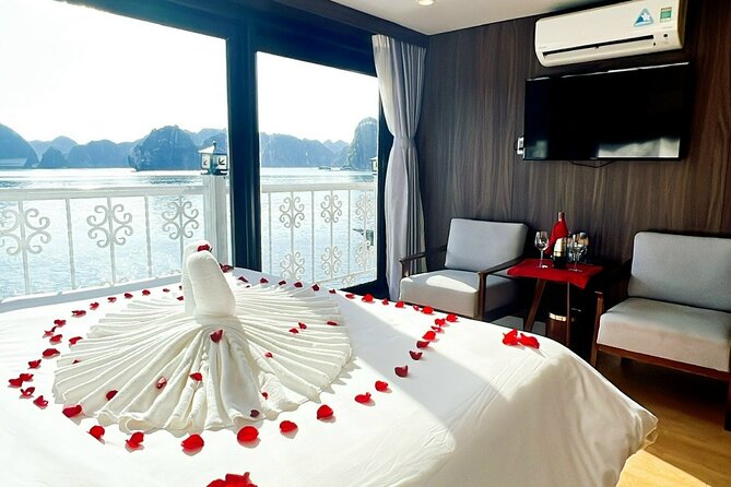 HaLong, LanHa bay 2days and 1 nite Kayak on Vega Legend Cruise. - Sailing beyond the crowded Ha Long routes