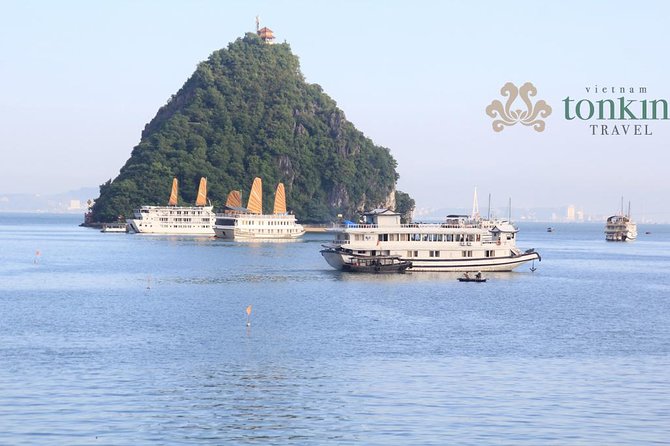 Halong Luxury Cruise 2D/1N: Kayaking, Swimming, Titop island, meals, best prices - Getting from Hanoi to the marina